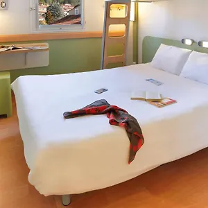Hotel First, Apt